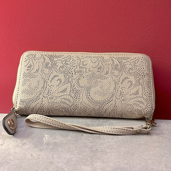 MARC New York Andrew Marc wallet - Picture 2 of 4